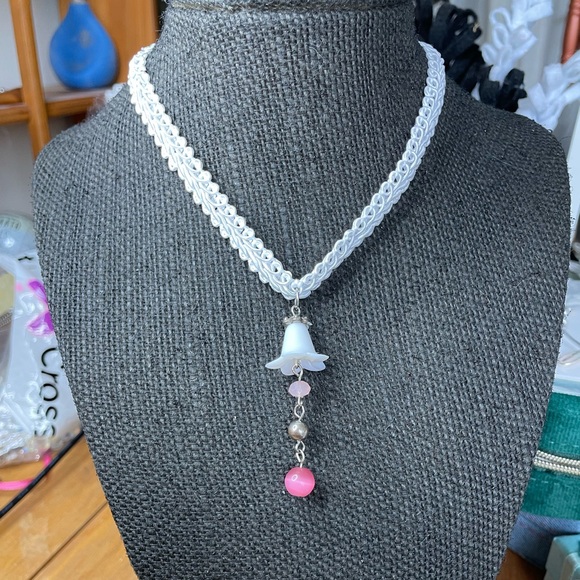 Handmade Adjustable chocker necklace flower bell charm with white ribbon - Picture 3 of 3